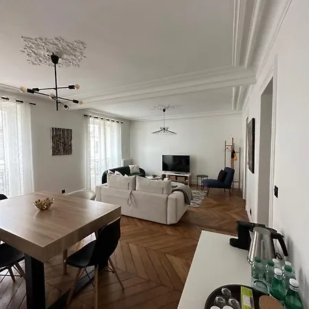 Luxe Near Arc De Triomphe Paris
